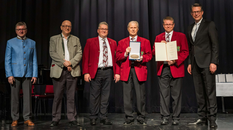 Aufnahme: Foto Hirsch Verleihung der Plakette
